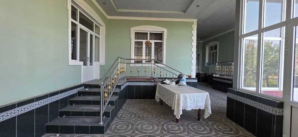 Ховли уй жой сотилади Хамма шароити бор