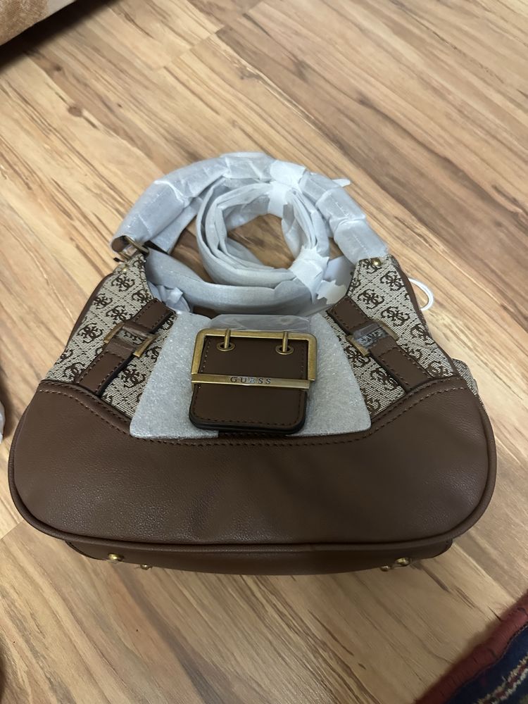 Оригинални дамски чанти guess