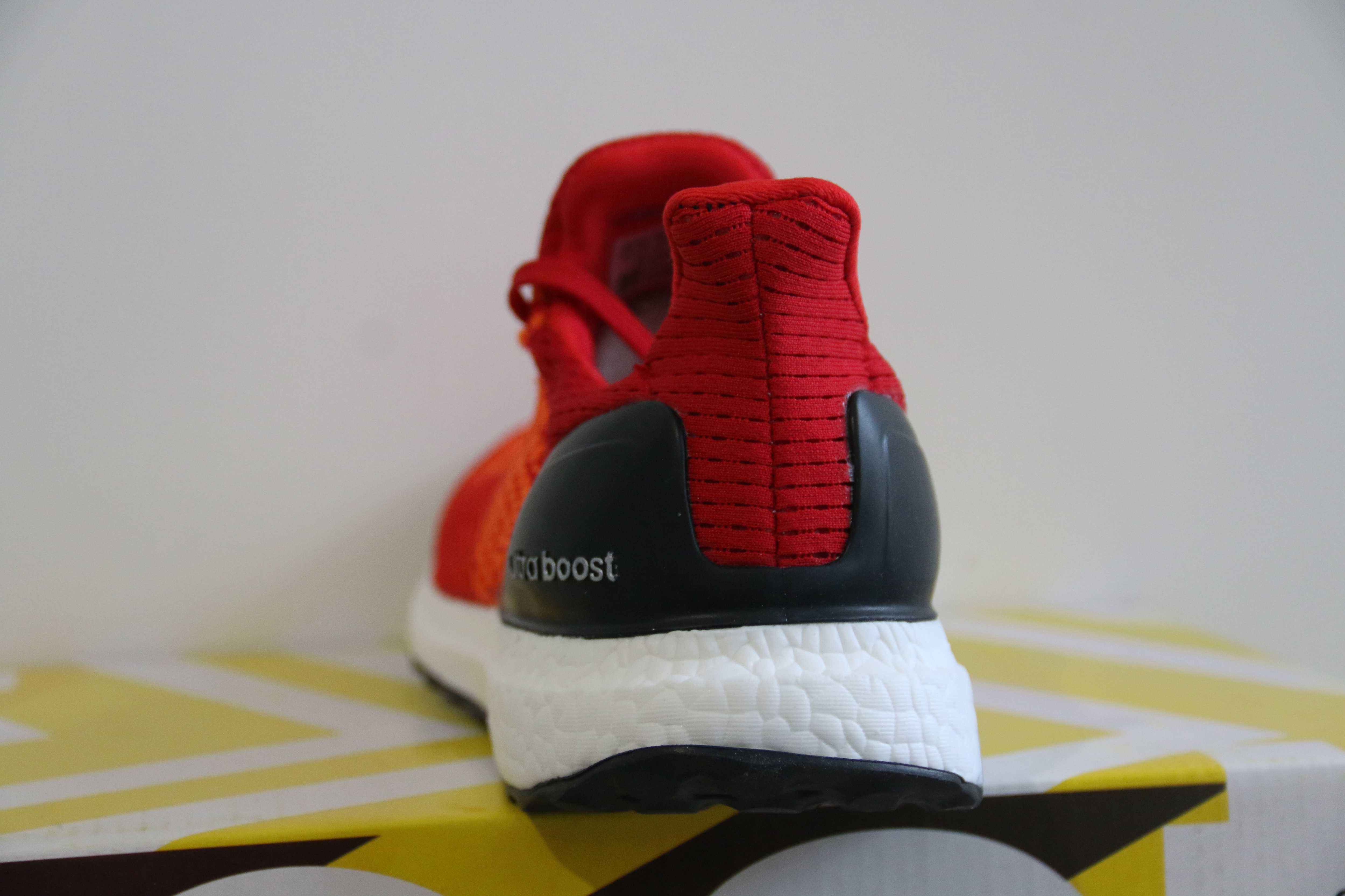 Adidas Ultra Boost - Червено и оранжево, размер 41 1/3 (26 см)