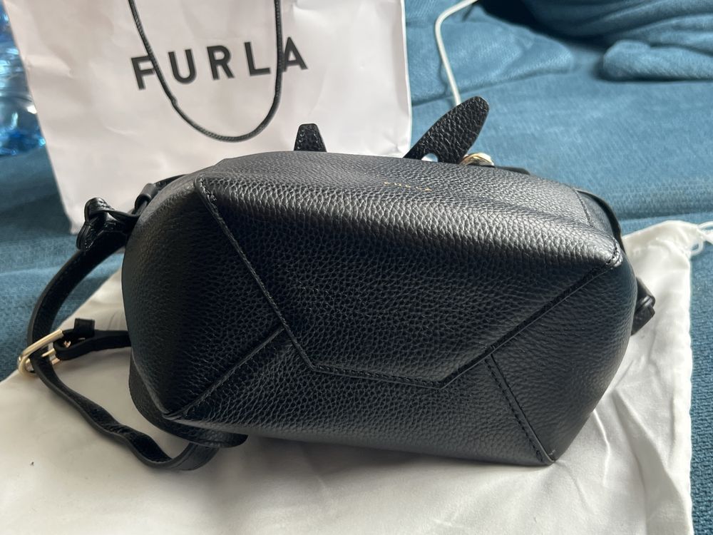 Furla Net crossbody mini.100% оригинал,със сериен номер,етикети,всичко