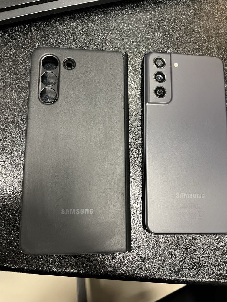 Samsung S21 FE с кутия