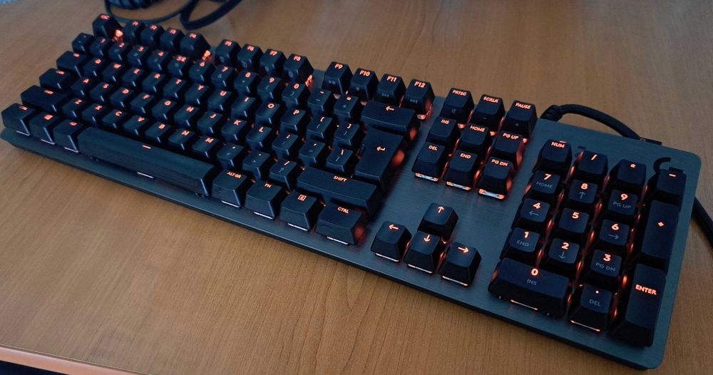 Tastatura mecanica Logitech G512 Carbon GX Brown cu wrist rest HyperX