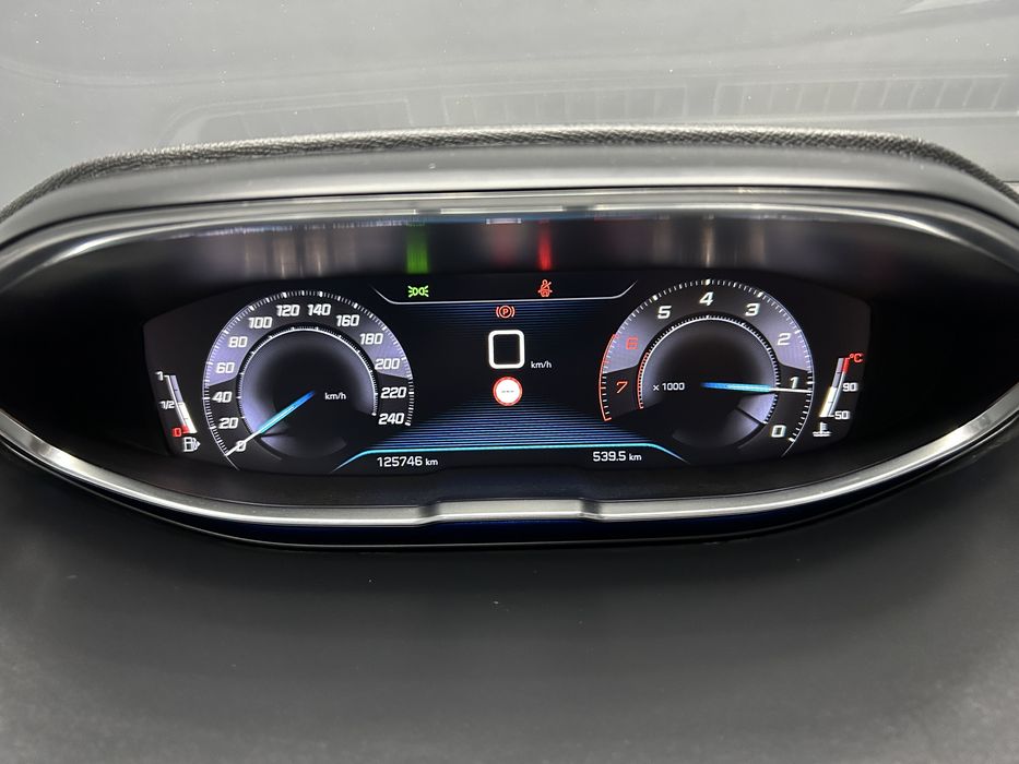 Peugeot 3008 Allure - 2018 - 130 hp - GARANTIE - rate avans 0