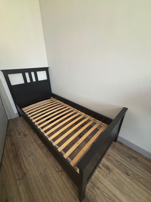 Кровать односпальная IKEA, массив