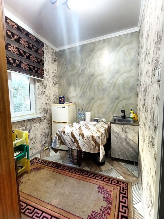 Аренда чил 17кв оринтир парламент 2 хона 3 этаж 4 этажлий дом