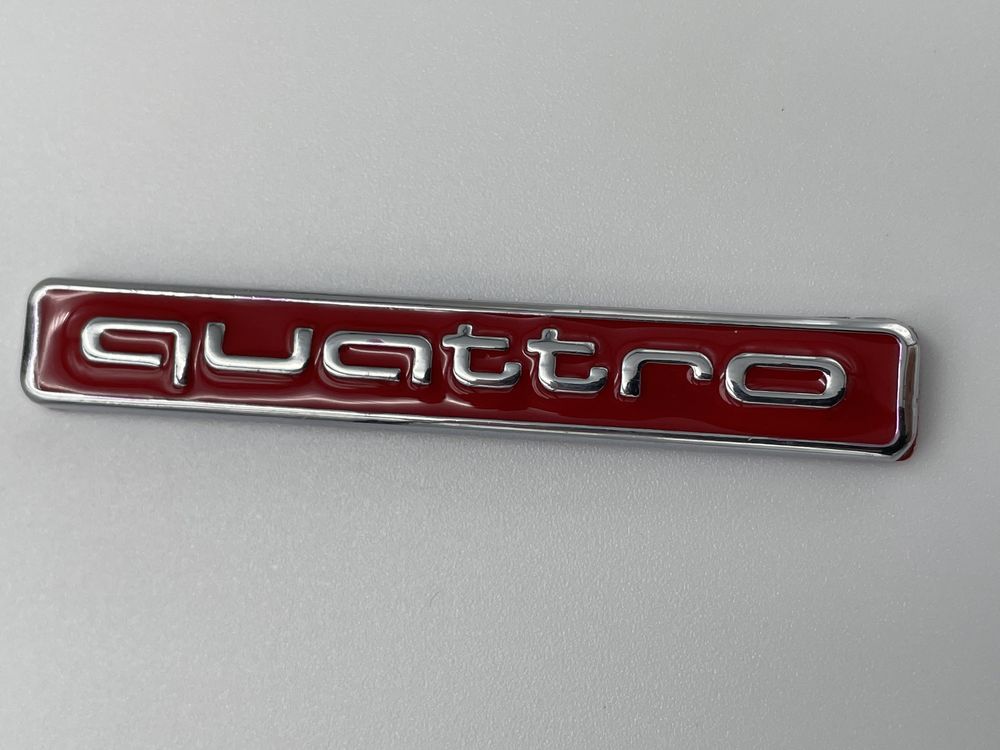 Emblema Audi Quttro rosu