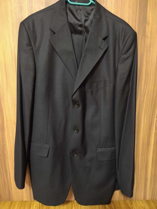 Vând costum bărbătesc