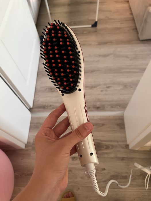 Perie de indreptat parul