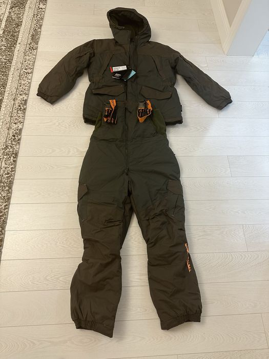 Срочно Зимний костюм для рыбалки и охоты