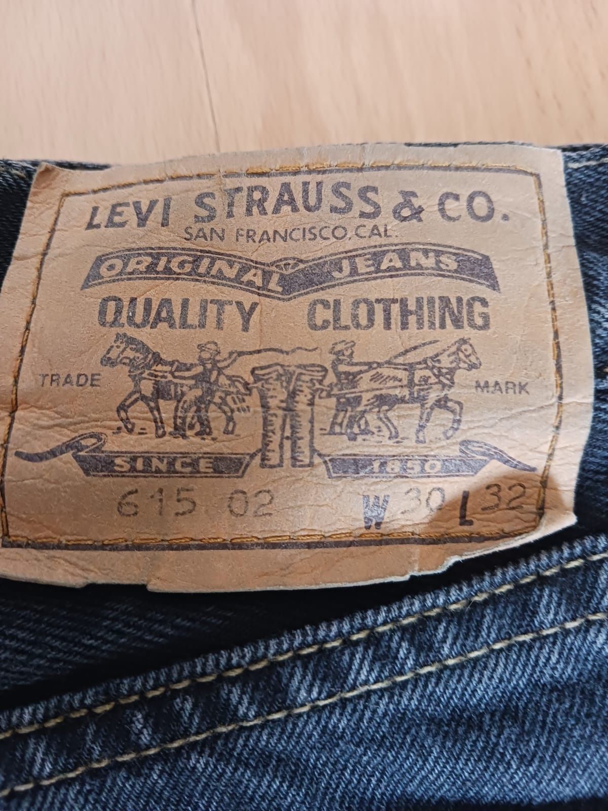 Vand blugi LEVI STRAUSS eticheta portocalie