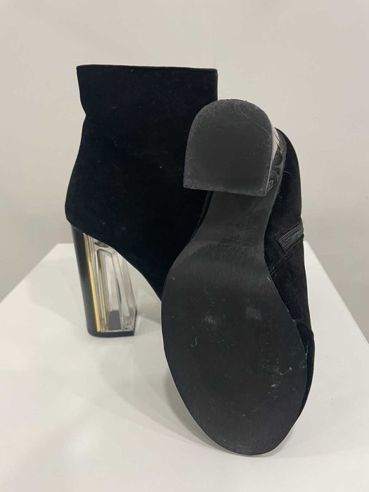 Елегантни дамски боти на ток 37