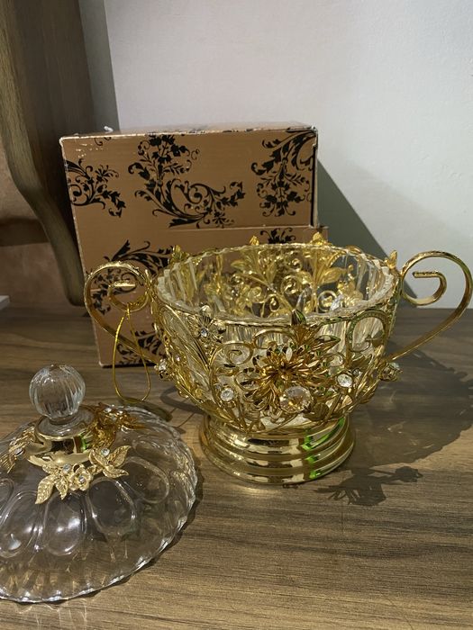 Конфетница новая