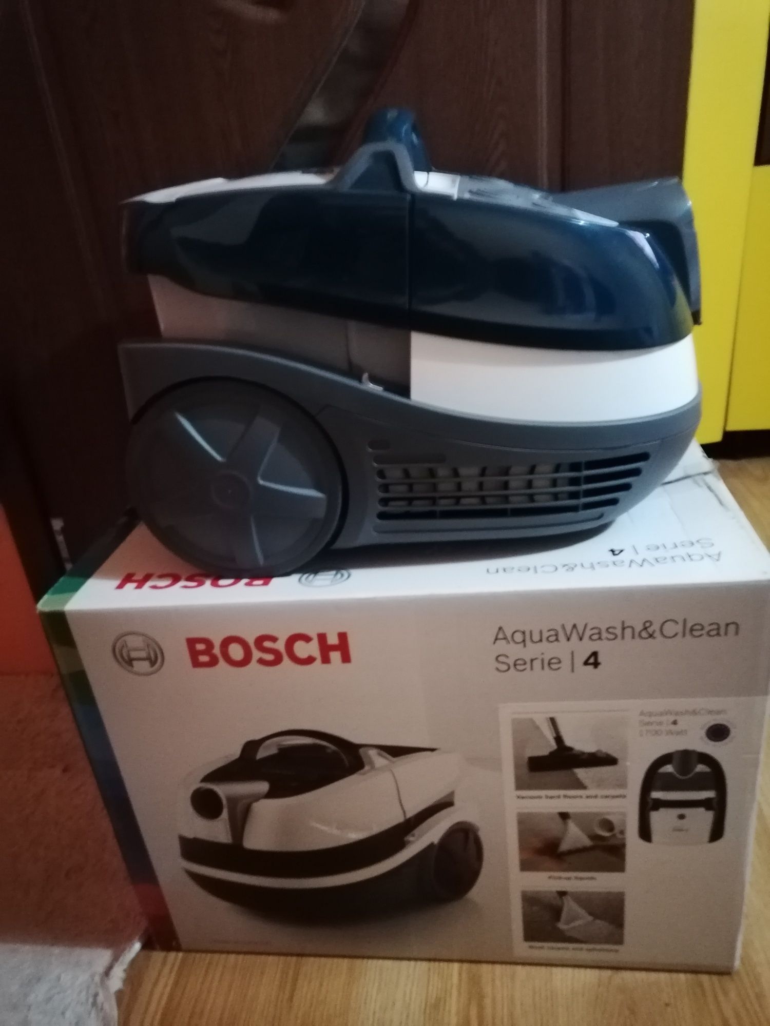 Aspirator Bosch cu spălare