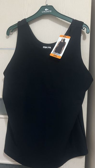 Майка спортивная утягивающая с чашечками