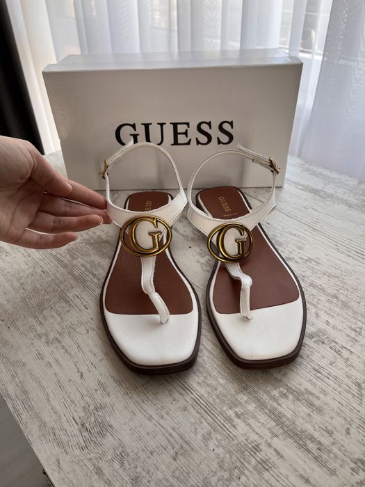 Кожени сандали GUESS 38 размер