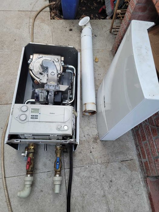 Centrala termica Vaillant VU OE 466/4-5 schimbator defect, pompa noua