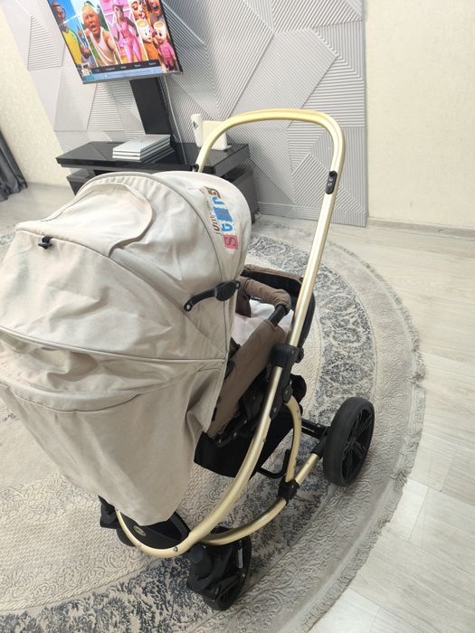 Коляска 2в 1. Очень удобная