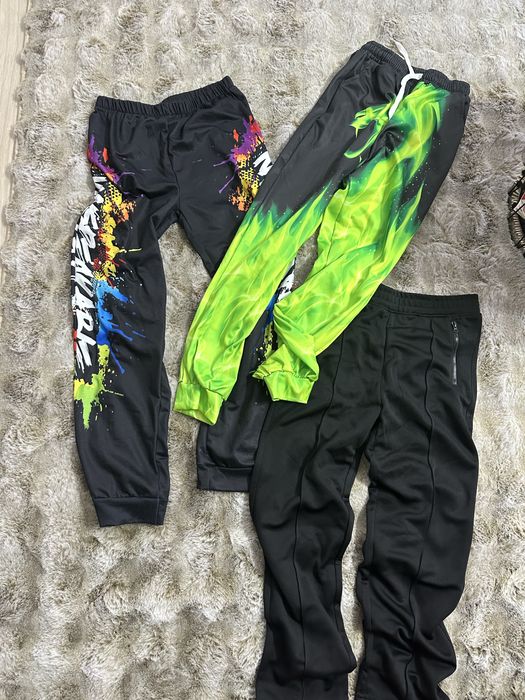 Vand 3 perechi pantaloni