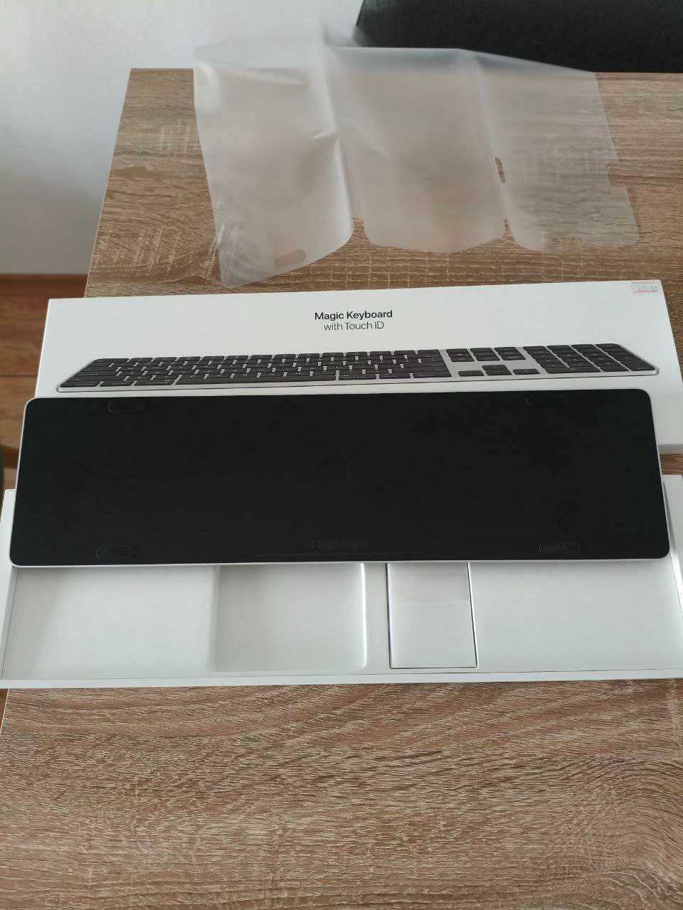 Клавиатура Apple Magic Keyboard (MMMR3Z/A), Touch ID, Numeric Keypad