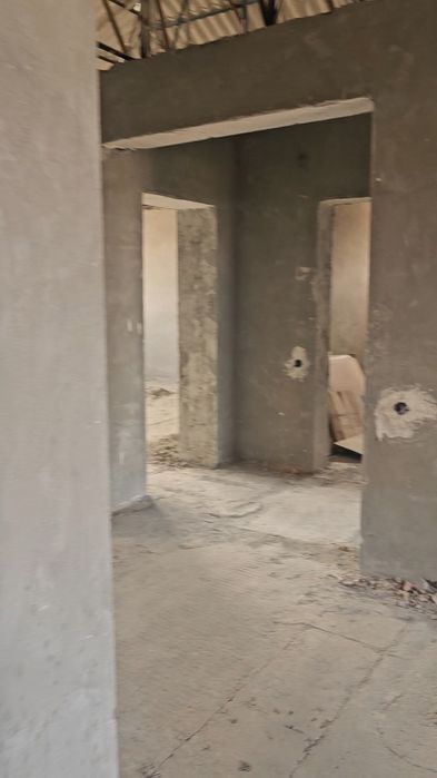 Продаётся!Сотилади!2-х этажный дом недостроенный(свет,газ,вода)