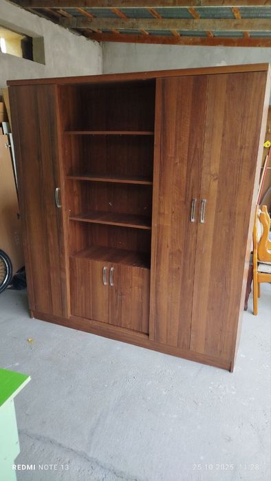 Продам офисный шкаф