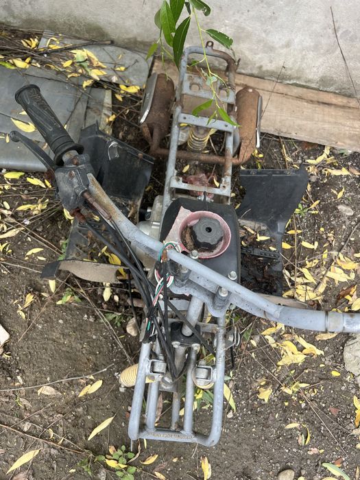 Vand cadru atv 107 cu motor