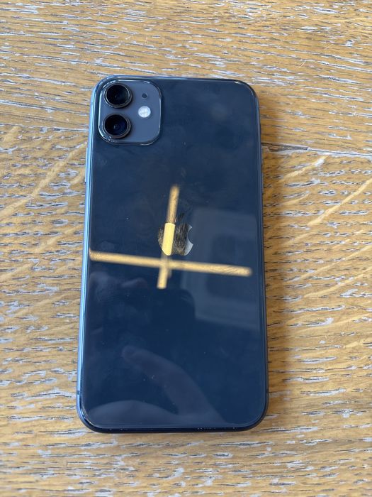 Продаю айфон 11