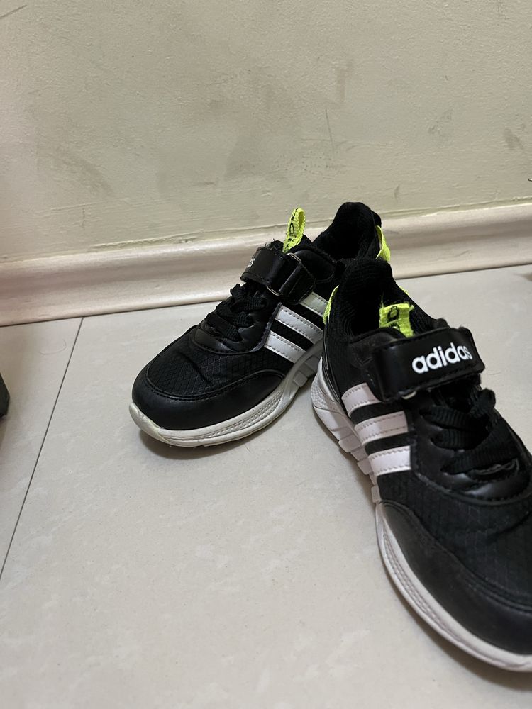 Маратонки Adidas