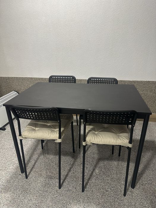 Masa cu scaune oglina led