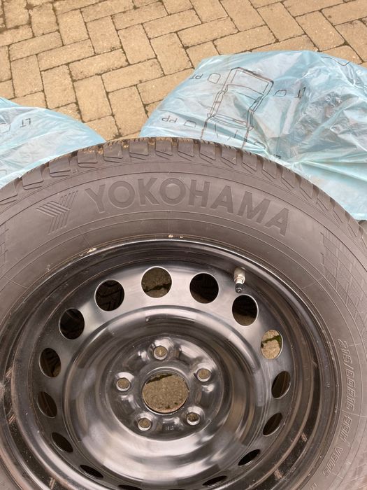 Anvelope de iarnă Yokohama 215/60R16