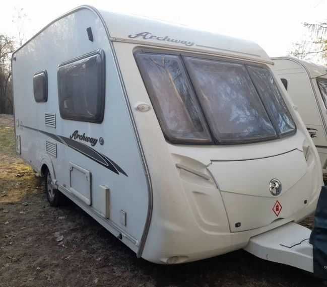 Продавам каравана „Swift Archway Woodford“ 2007г. с ФОРСЕЛТ!Като НОВА!