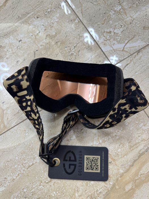 Дамски ски очила и ръкавици Goldbergh