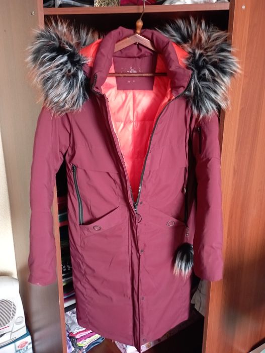 Продам зимний пуховик, срочно и недорого!!!