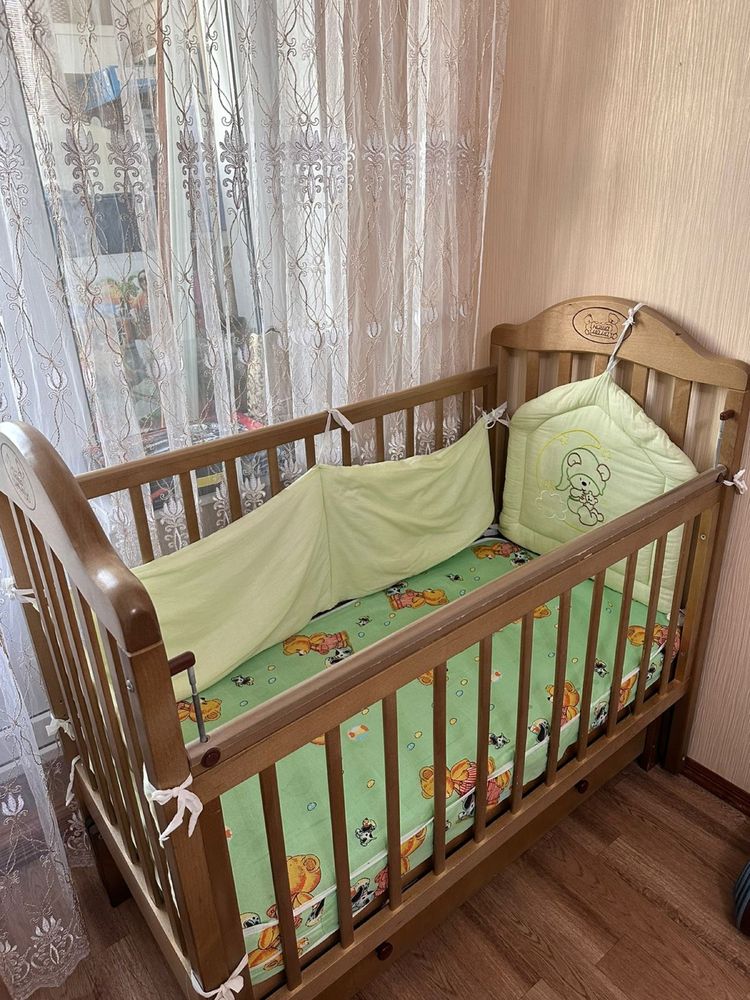 Продам детскую кроватку