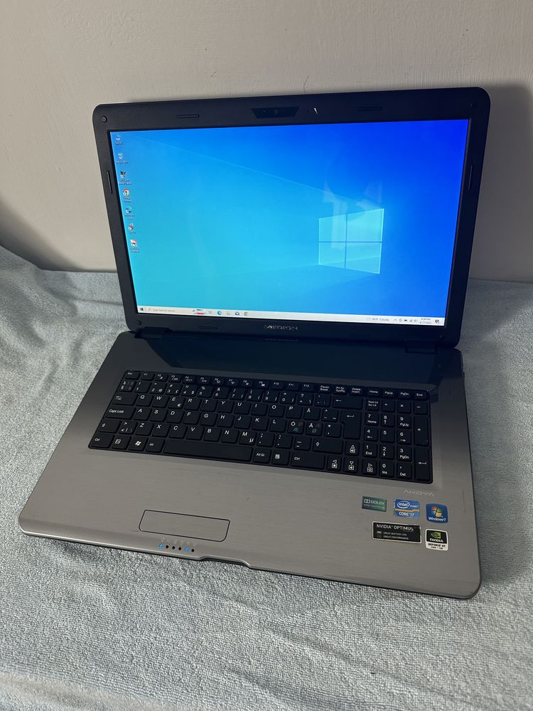 Laptop Medion Akoya-display mare 17,3-Intel Core i7 -8 Gb - nVidia GT-