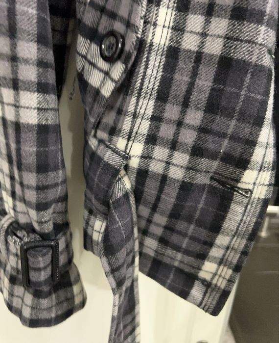 Късо вълнено палто