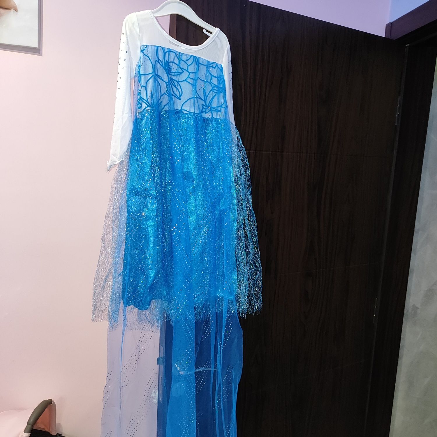 Нова рокля Елза 4-5г  110 см