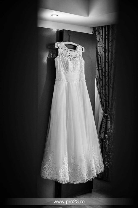 Vand rochie mireasă