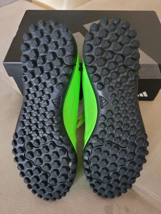 Детски футболни обувки