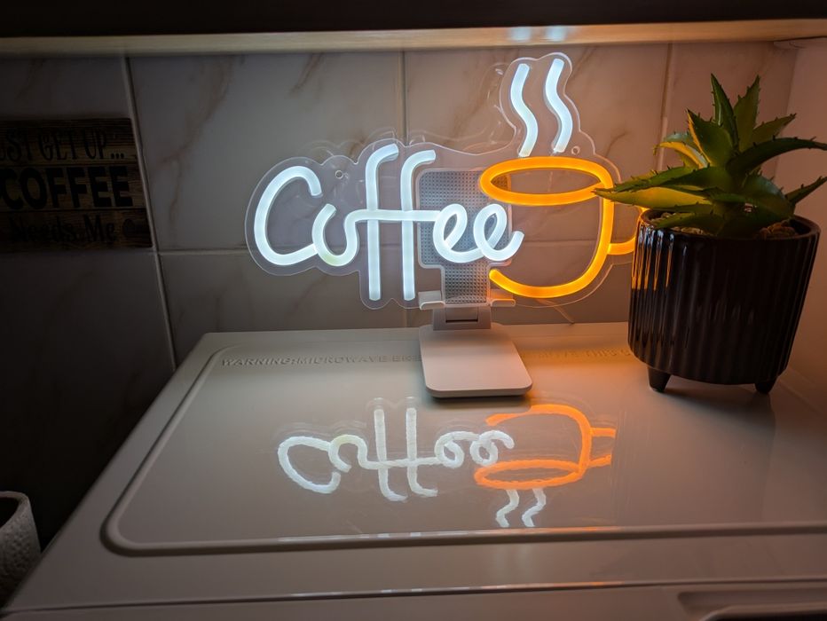 Decorațiune led Coffe 65 lei și Statie meteo wireless 70 lei