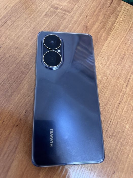 Продам телефон Huawei Nova Y73