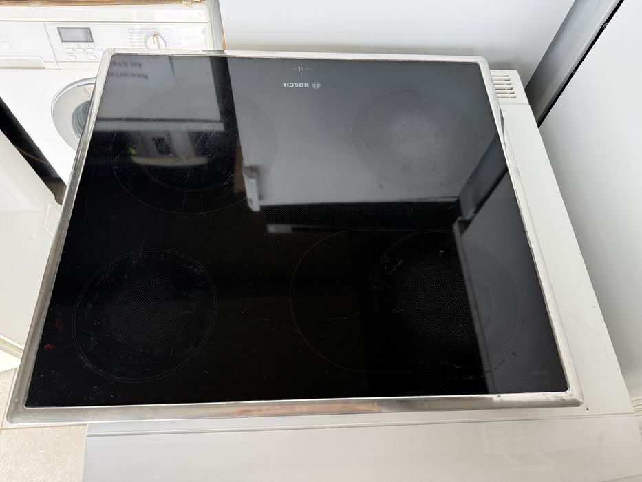 Фурна за вграждане Bosch Инокс с котлони