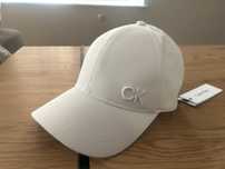 Дамска шапка Calvin Klein