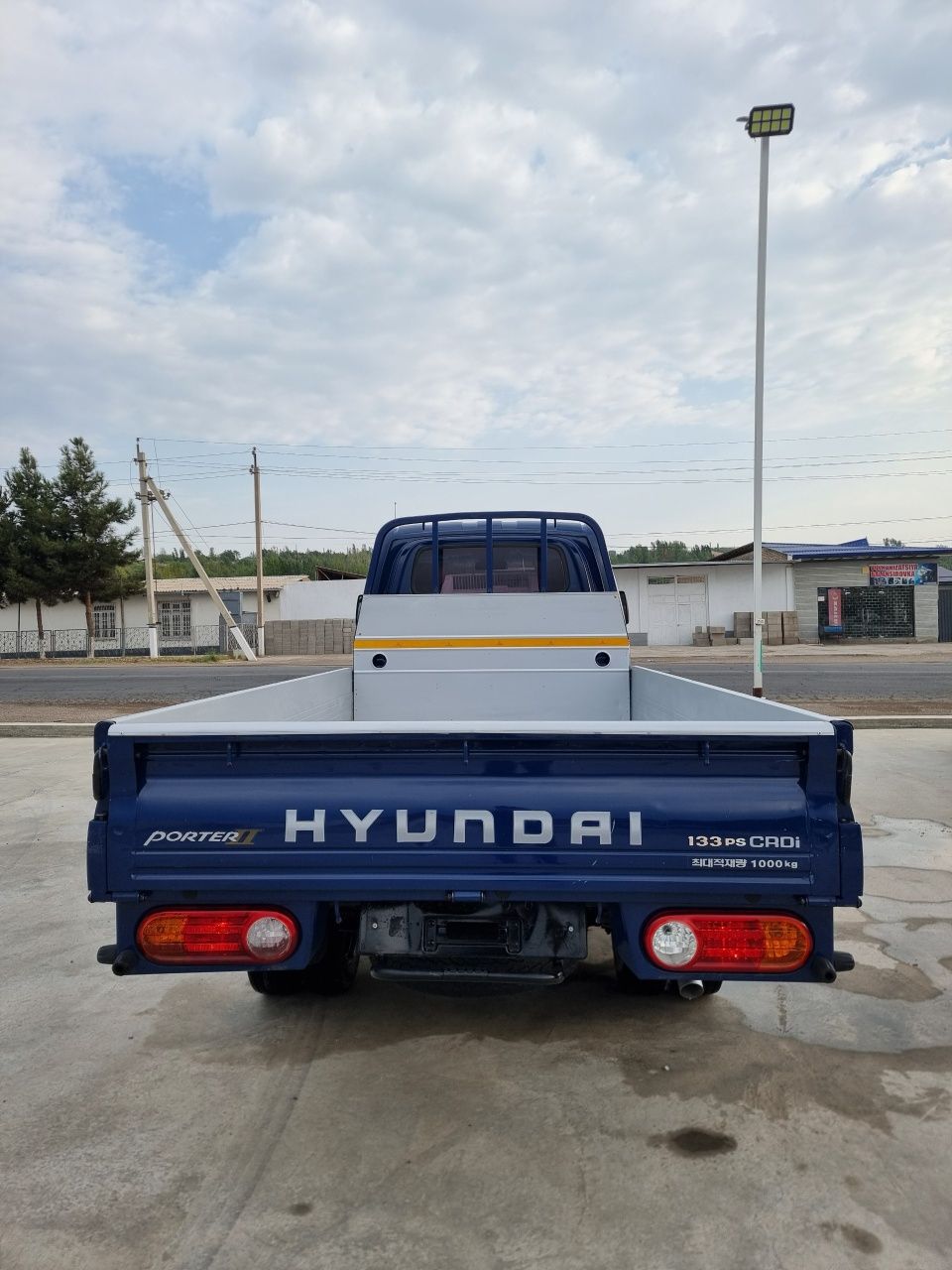 Hyundai Porter|| 
723-эълон рақами
 Йили 2015
 Пробег 513000 km 
 Гидр