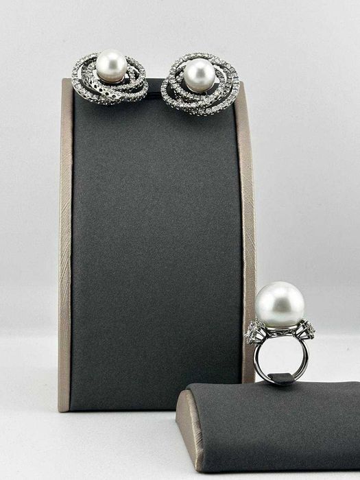Комплект с жемчугом и бриллиантами (серьги и кольцо)