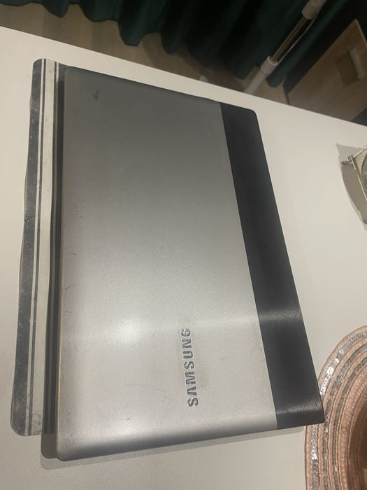 Laptop SAMSUNG 17.3 inch - Intel Core i3