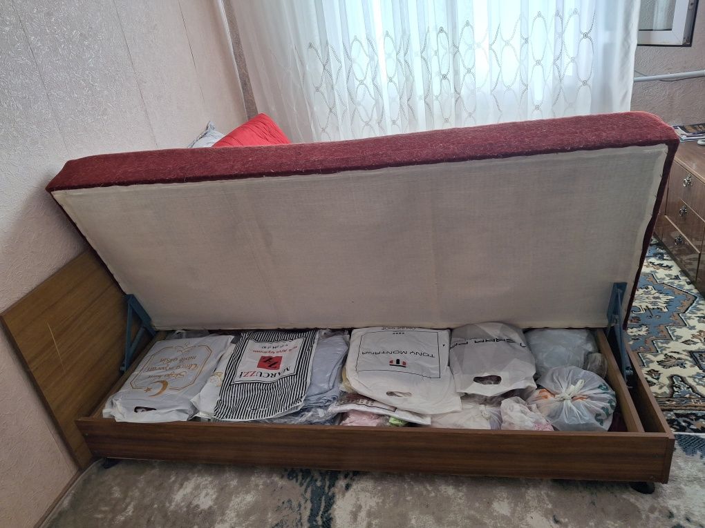 Продаются две односпальные кровати