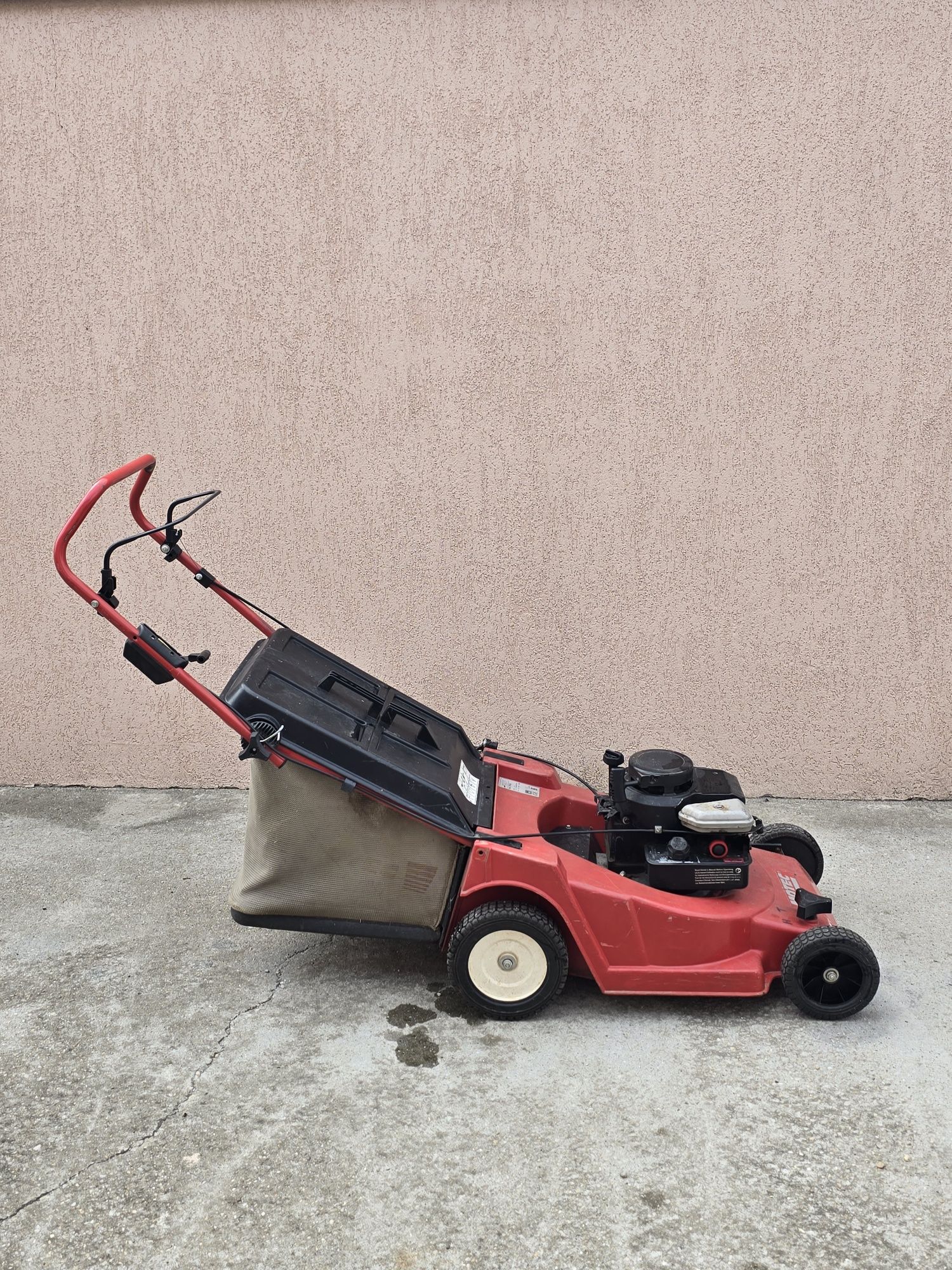 Vand masina tuns iarba pe benzina MTD motor Briggs&Stratton 3.5 cai