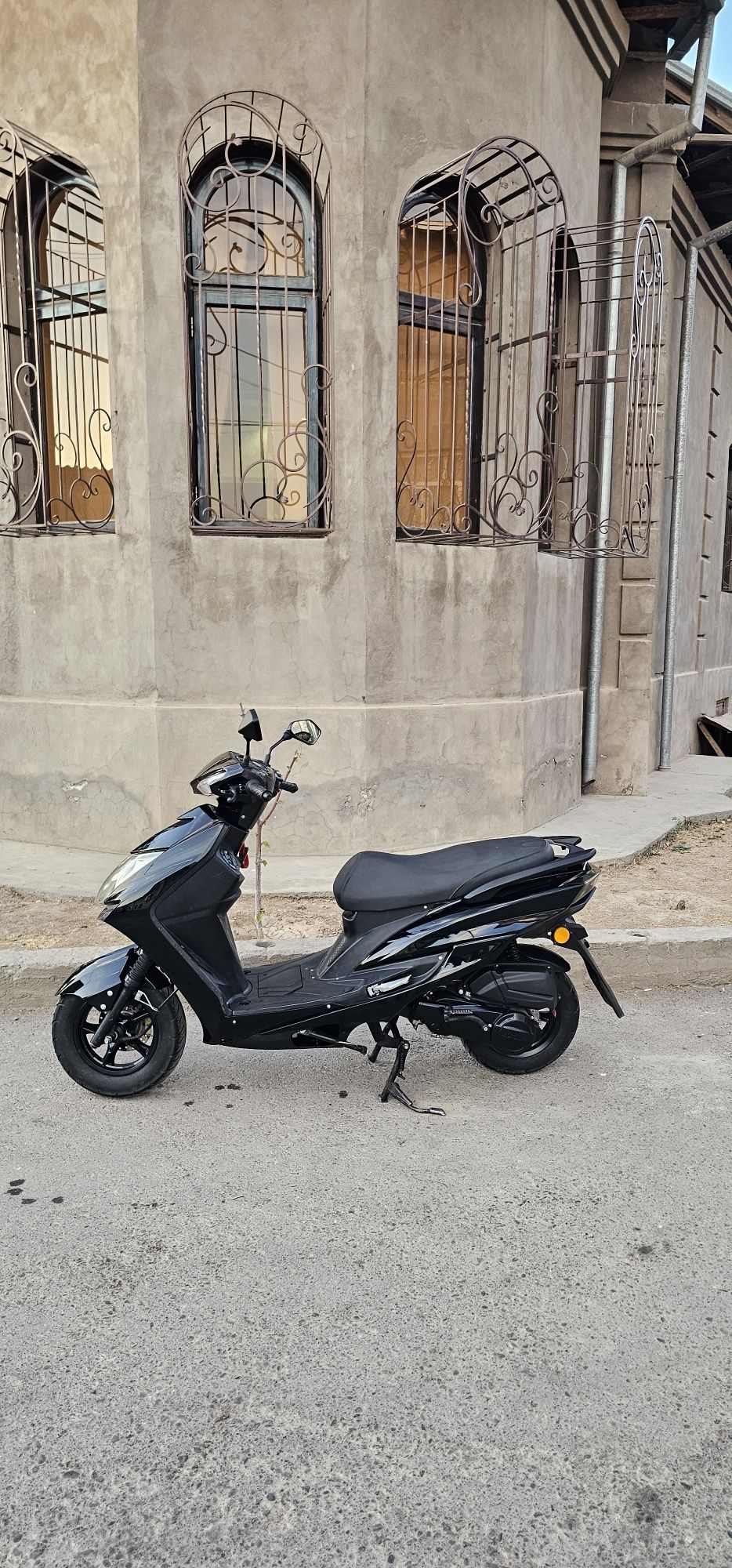 Skuter Moto Life sotiladi xolati ideal