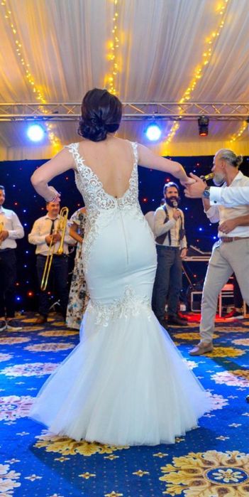 Vând rochie mireasa La Novia tip sirena+ trena
